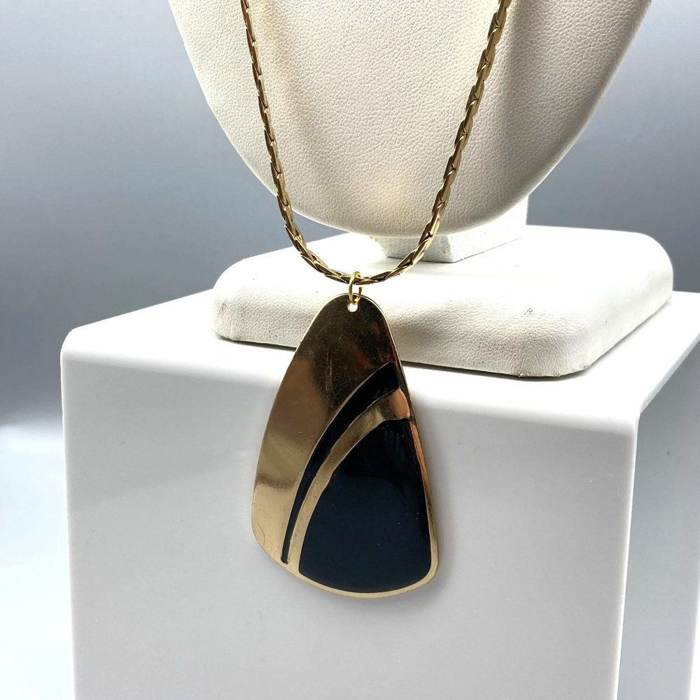 Retro Black Enamel Teardrop Pendant on Gold Tone Flat Chain Necklace